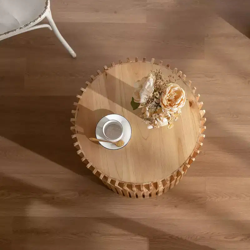 Tables basses et tables d'appoint cylindriques avec motif de fût texturé Styles Mid-Century Modern, Industriel, Brutaliste 16 ou 24H