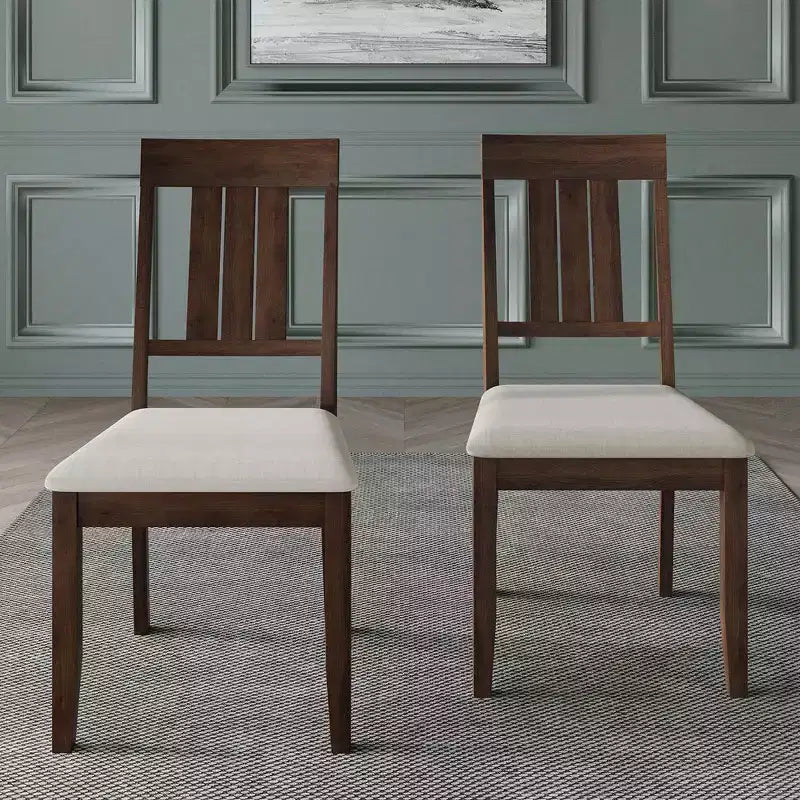 Chaise de salle à manger en bois avec revêtement gris chaud