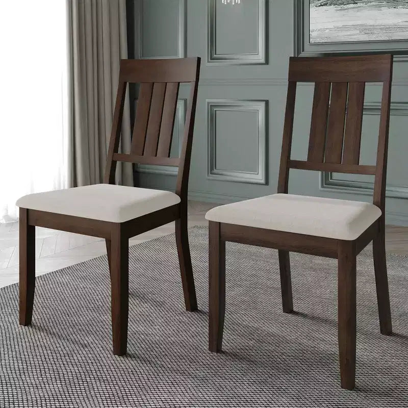 Chaise de salle à manger en bois avec revêtement gris chaud