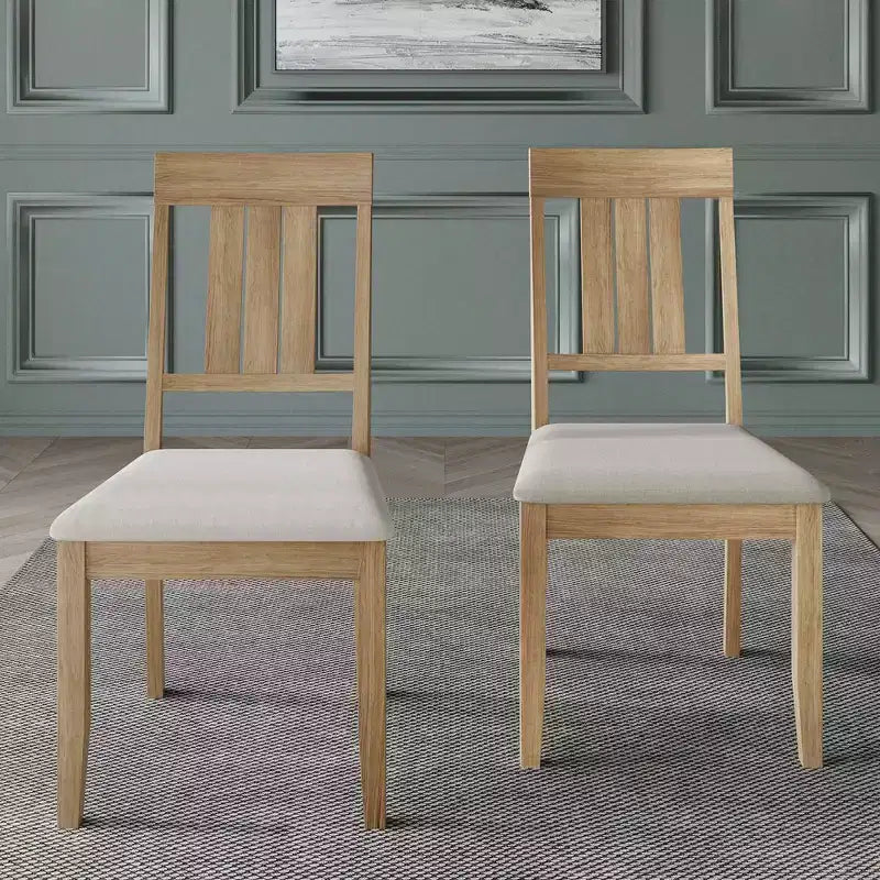 Chaise de salle à manger en bois avec revêtement gris chaud